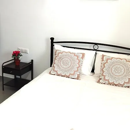 Thiseas 2 Apartment *