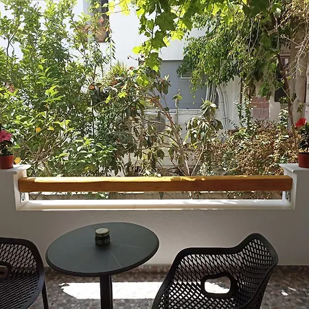 Thiseas 2 Apartment Naxos City